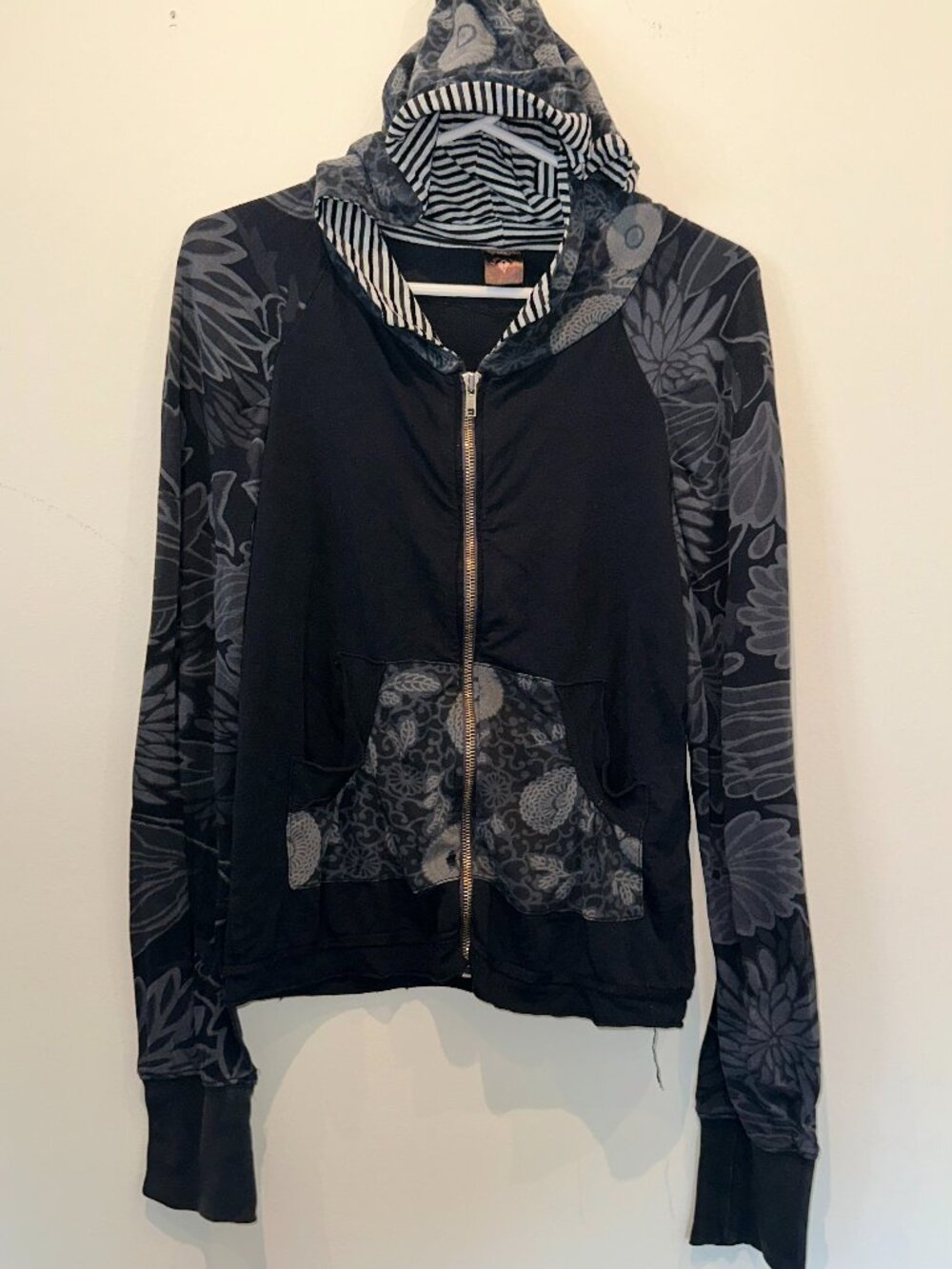Language Los Angeles Women’s Black Floral Zip-Up Hoodie Jacket